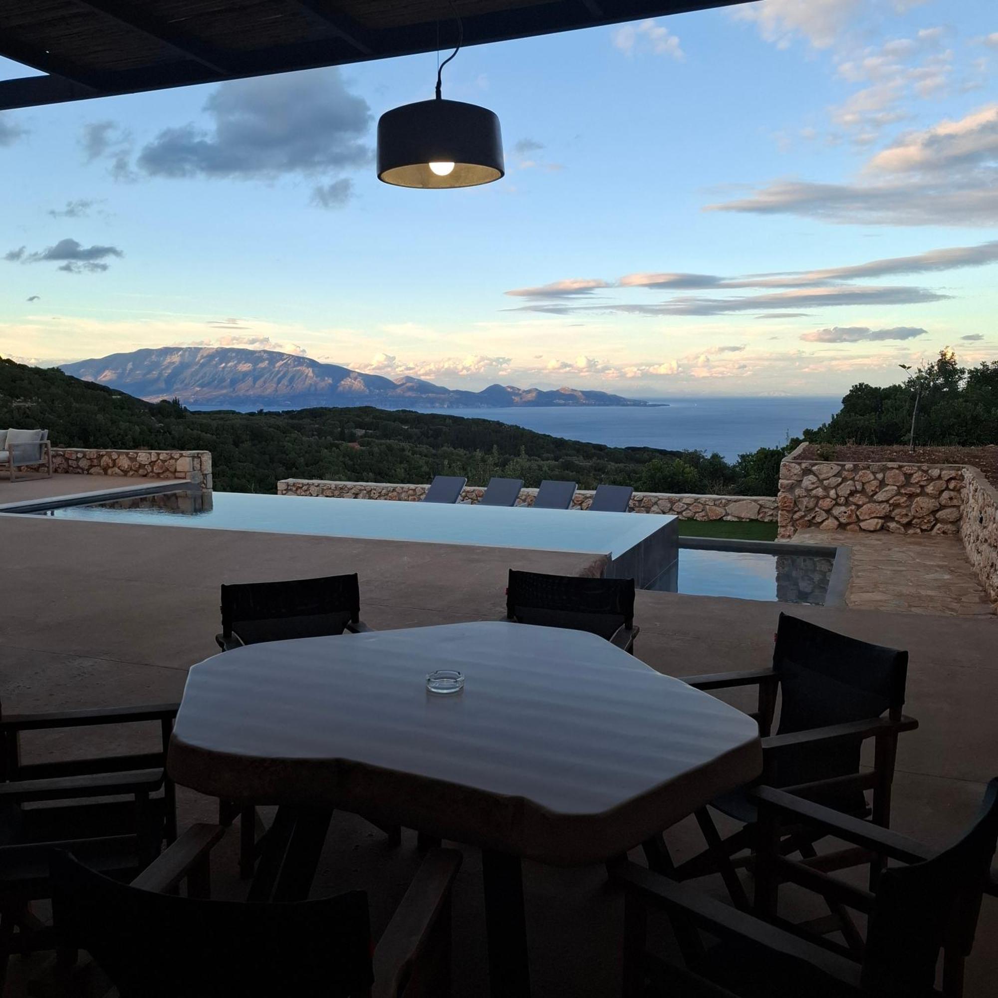 Aroa Eco Living Experience Villa Volímai Rum bild