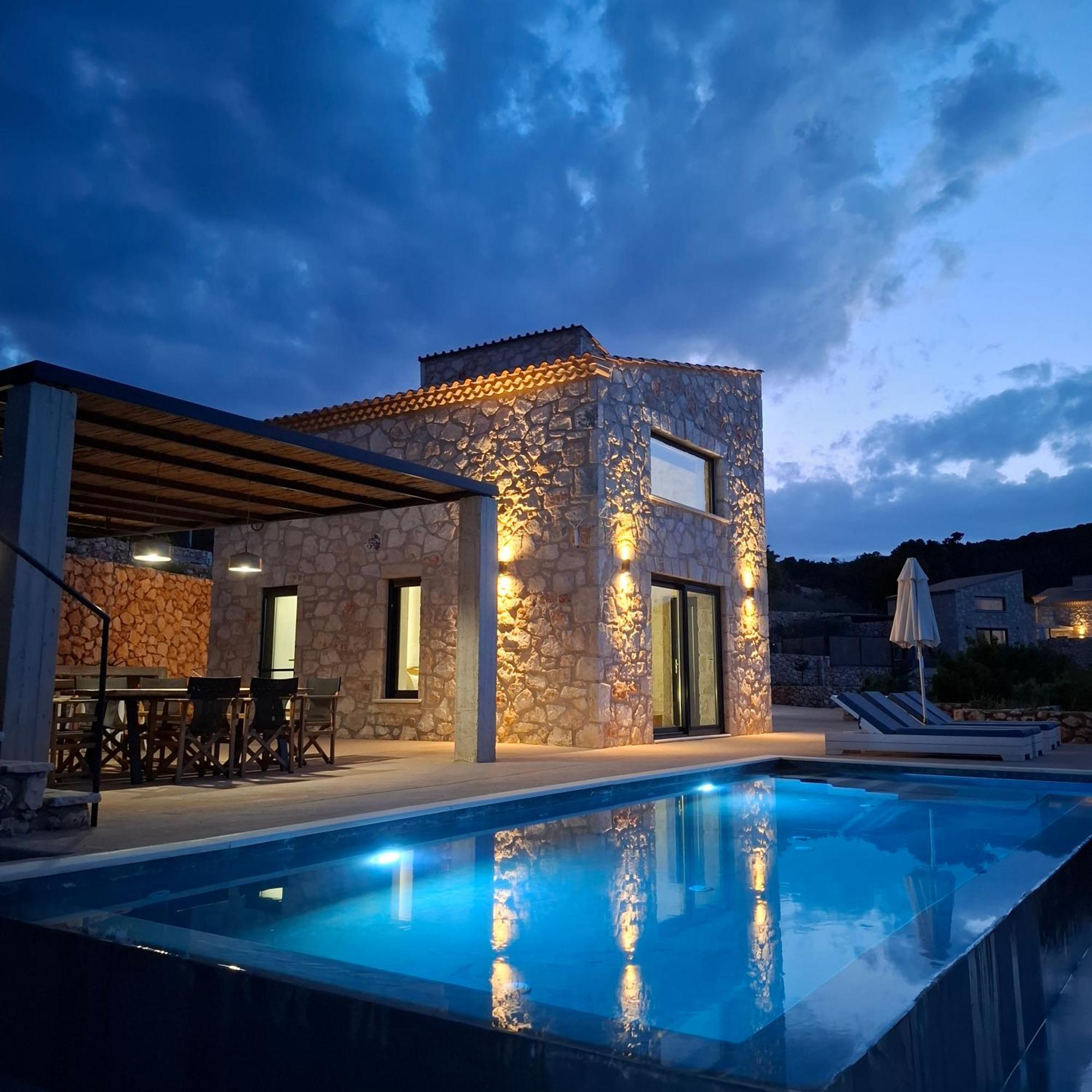 Aroa Eco Living Experience Villa Volímai Rum bild