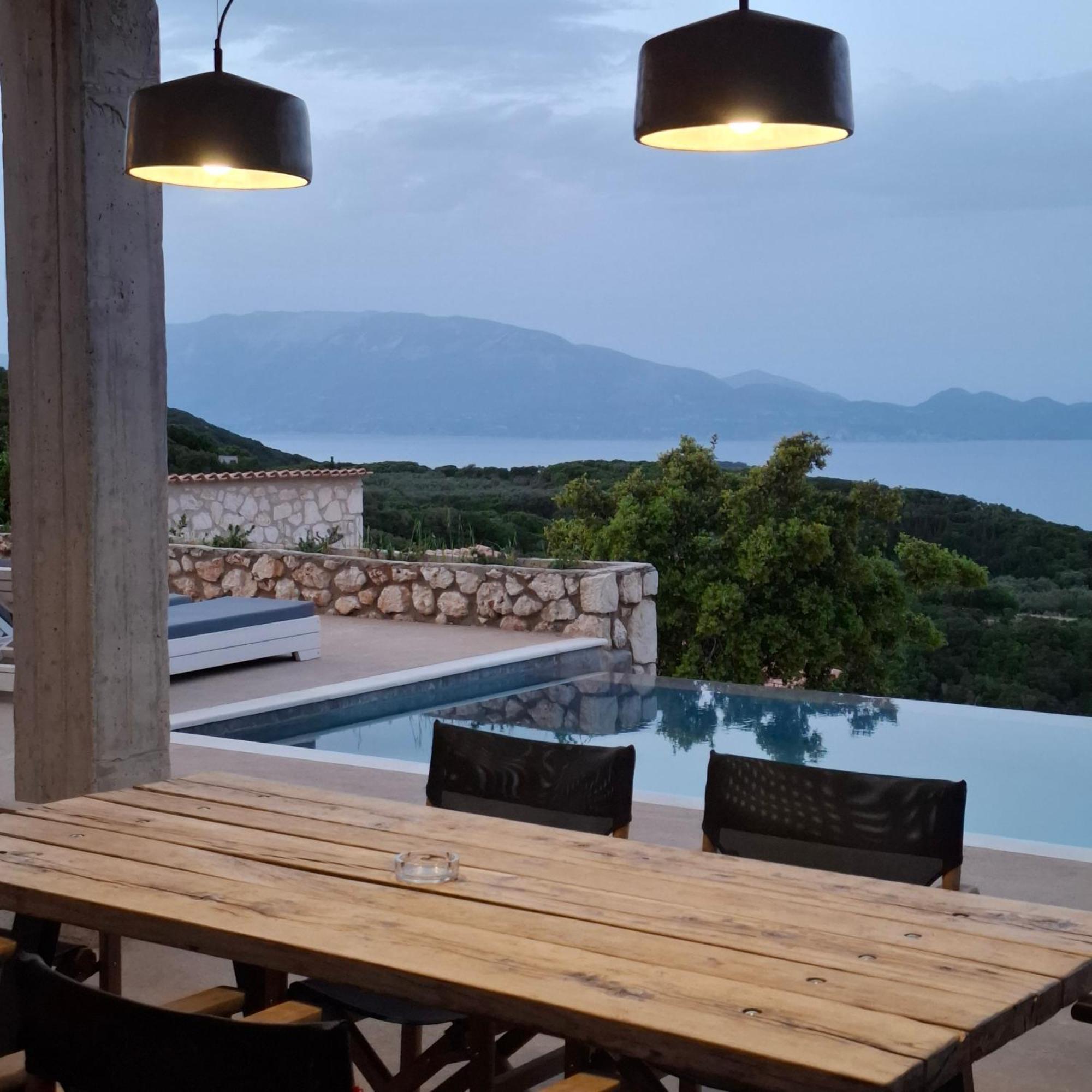 Aroa Eco Living Experience Villa Volímai Rum bild